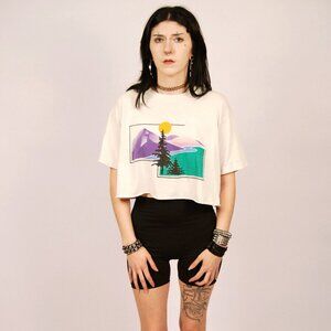 80s Mountain Cropped T-Shirt (L) large white distress vintage Fruit of the Loom